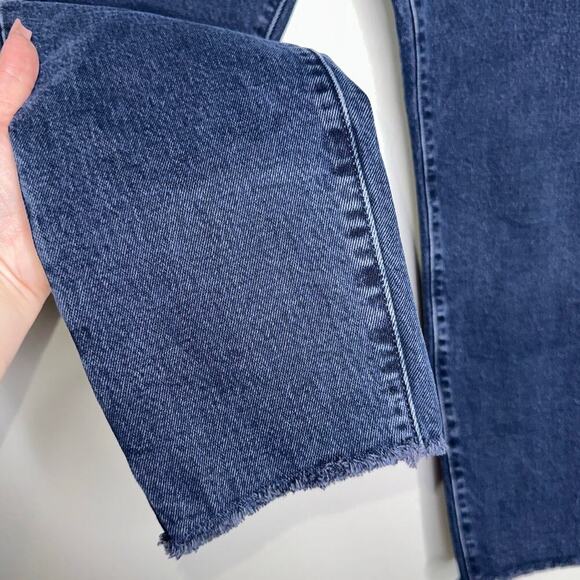 Levi's Wedgie Button Fly Straight Leg Jeans Frayed Hem Dark Blue Wash Size 26 - Picture 5 of 6